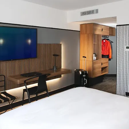 Mercure Centre Port De Plaisance Hotell 4*