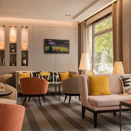 Hotell Mercure Centre Port De Plaisance 4*