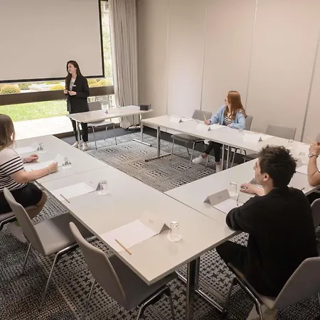 Mercure Centre Port De Plaisance Отель