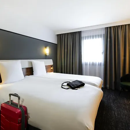 Mercure Centre Port De Plaisance Отель