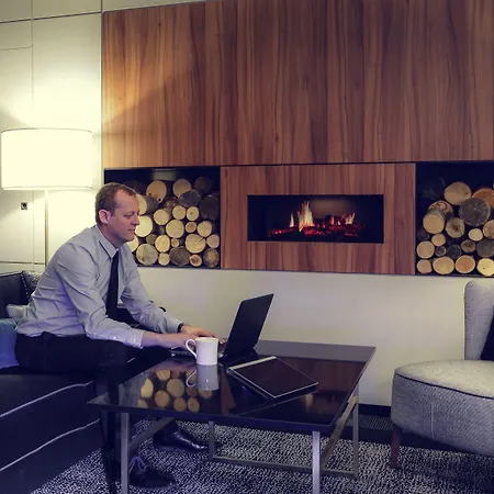 Отель Mercure Centre Port De Plaisance 4*