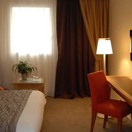 Mercure Centre Port De Plaisance 4* Caen