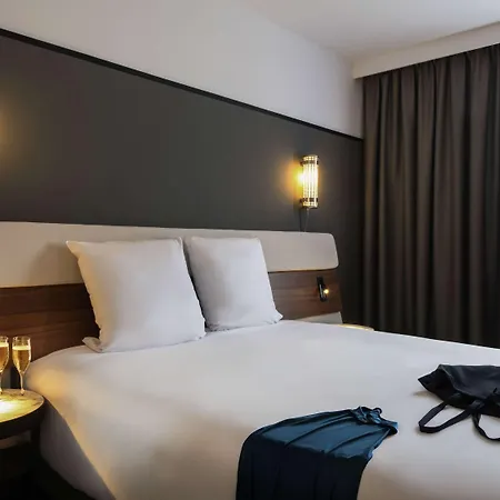 Mercure Centre Port De Plaisance Отель 4*