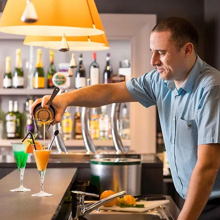 Mercure Centre Port De Plaisance 4*