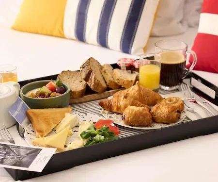 Hotel Mercure Centre Port De Plaisance 4*