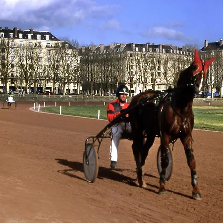 Mercure Centre Port De Plaisance Отель 4*