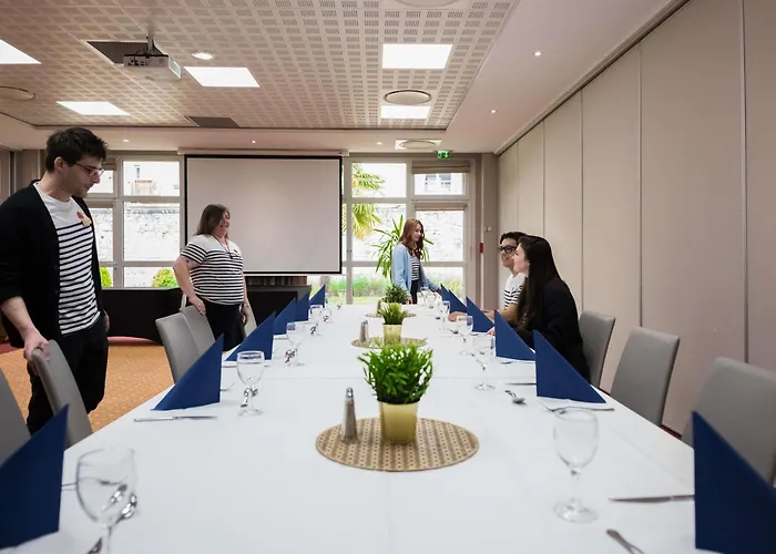 מלון Mercure Centre Port De Plaisance 4*