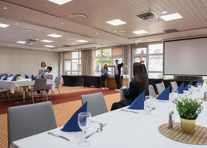 Mercure Centre Port De Plaisance מלון 4*