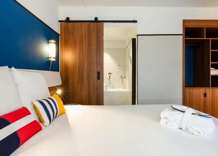 Mercure Centre Port De Plaisance Hotel