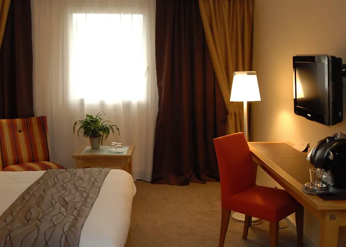 Mercure Centre Port De Plaisance 4* Caen