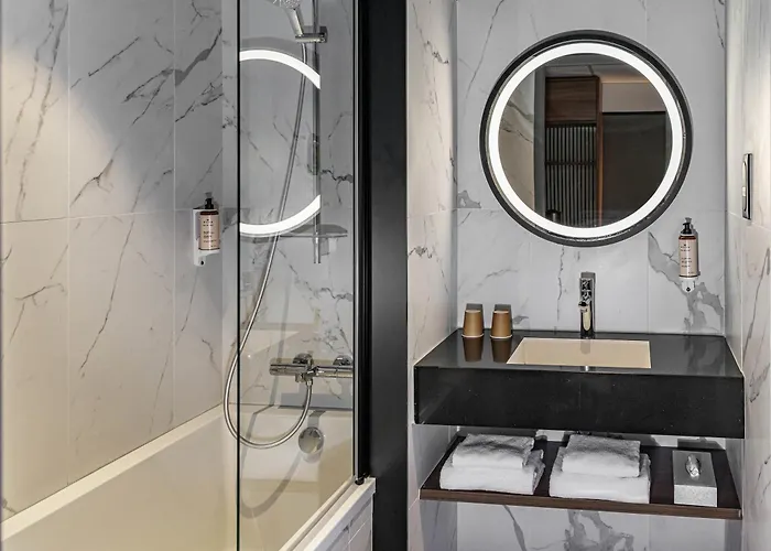 Mercure Centre Port De Plaisance 4*