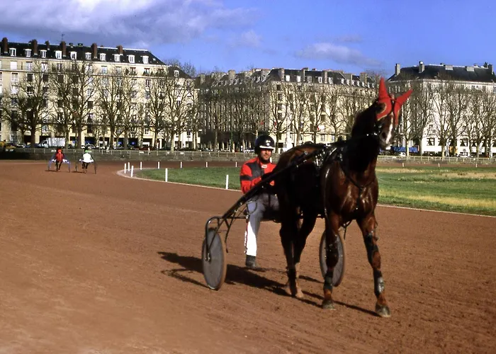 Mercure Centre Port De Plaisance Hotel 4*